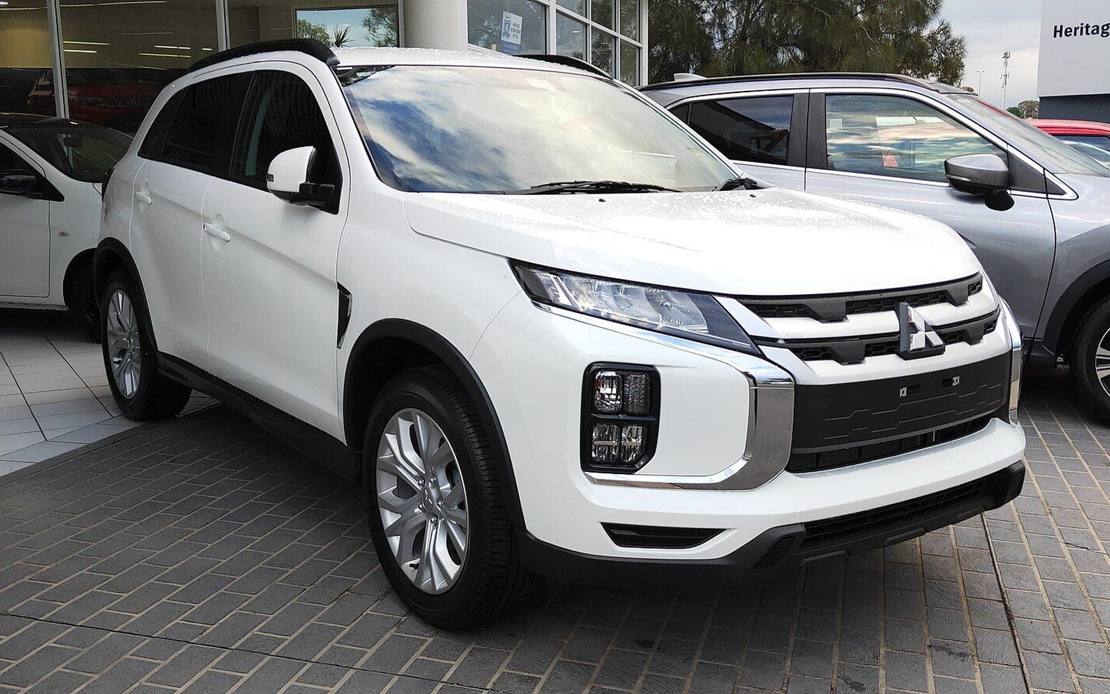 Automóvel Mitsubishi atendido pela Isac Car em Curitiba