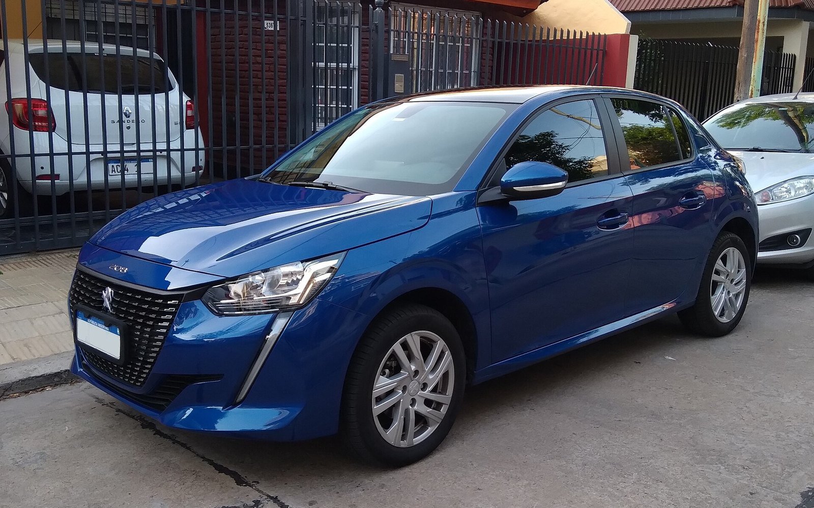 Automóvel Peugeot atendido pela Isac Car em Curitiba