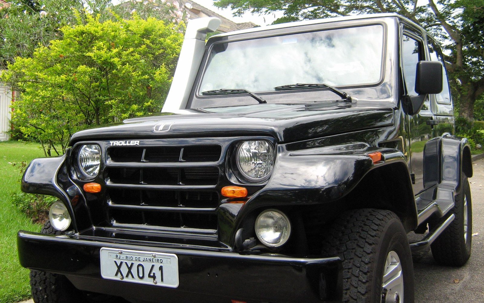 Automóvel Troller atendido pela Isac Car em Curitiba